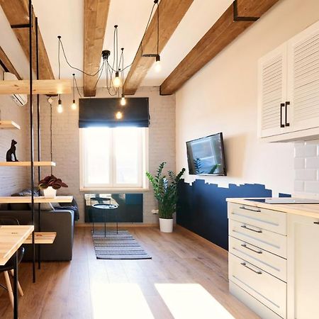 Be Happy Apartment Lviv Bagian luar foto